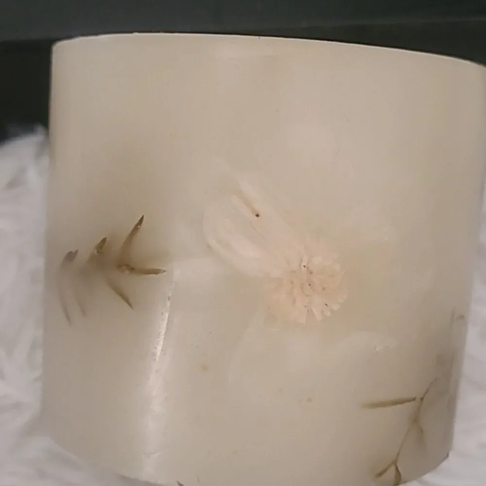 Candle and glass decor home accent bundle decoration  2 pieces set clear white